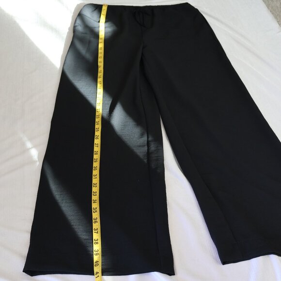 Elastic Waist - Wide Leg Black Pants - Size Small  - Side Pockets - Reitmans - Picture 8 of 13